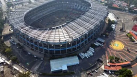 “CBA常规赛国际球员荣耀之星：洛夫顿荣膺上海外援最佳称号。”